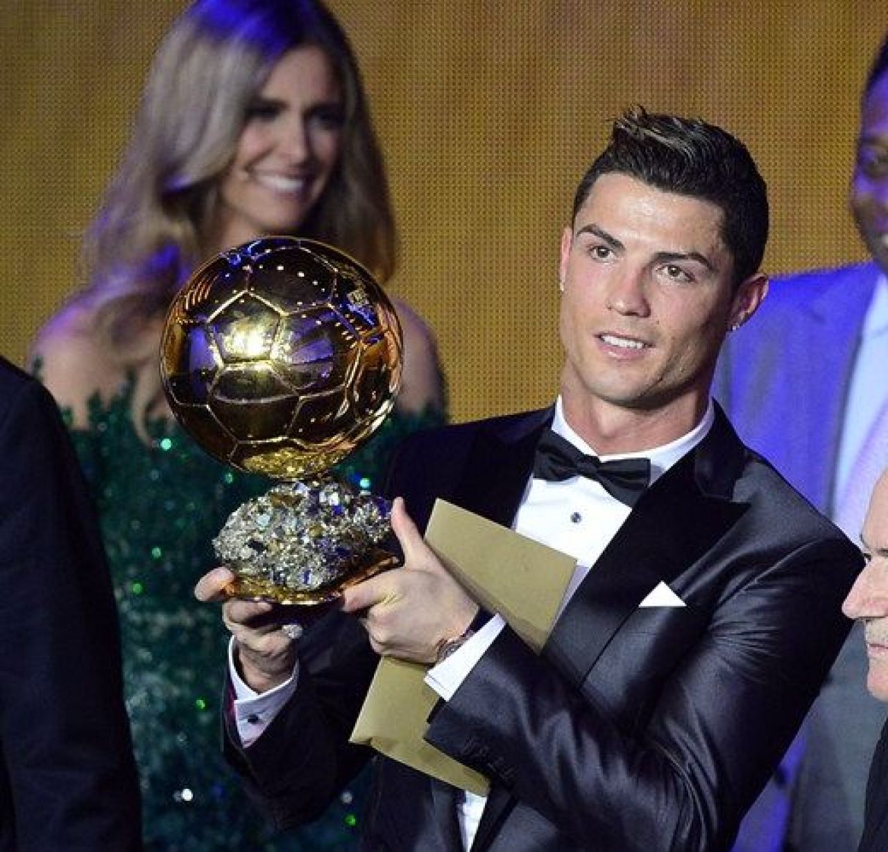 LIVEBLOG #BalonulDeAur | Cristiano Ronaldo a castigat Balonul de Aur pentru a 2-a oara in cariera: