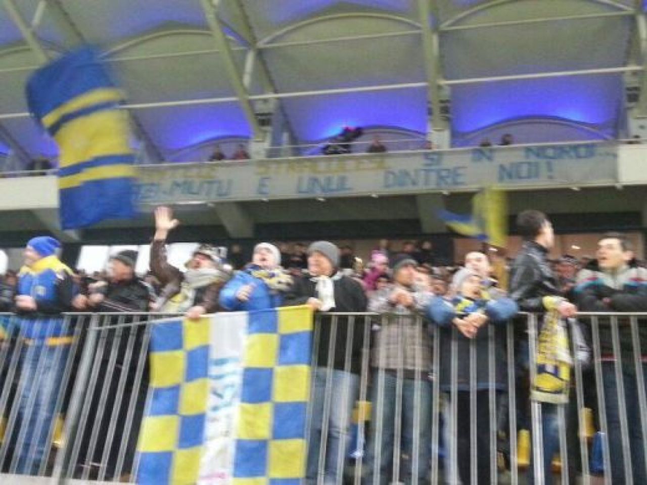 ZI CU MUTU | Mutu a fost chemat sa INJURE Steaua si Dinamo! Ce gest a facut in fata ultrasilor de la Petrolul_8