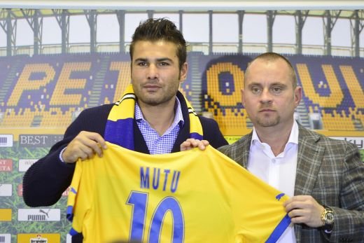 ZI CU MUTU | Mutu a fost chemat sa INJURE Steaua si Dinamo! Ce gest a facut in fata ultrasilor de la Petrolul_10