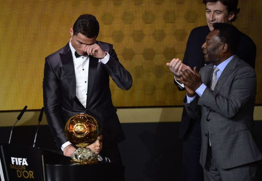 Gestul SENZATIONAL al lui Ronaldo, dupa ce a castigat Balonul de Aur! Preparatorii fizici ai Realului au sarit in sus de fericire! Ce le-a promis: