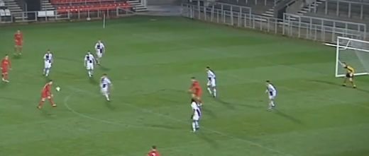 Golazo in Anglia! A primit mingea la marginea careului si a sutat in vinclu! Portarul nu a mai putut face nimic! VIDEO