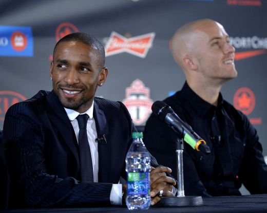 Jermain Defoe, Claudiu Raducanu al englezilor! :)) Fostul coleg al lui Chiriches s-a facut de ras la prima conferinta de presa la Toronto: Cate clase o avea?