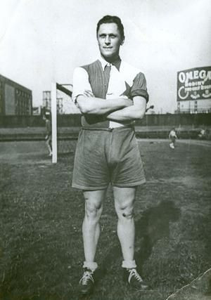 Povestea celui mai MARE golgheter din istorie! Fascistii i-au furat gloria, nazistii i-au interzis sa mai joace, iar comunistii l-au distrus! Marcatorul mai bun decat Pele si Romario!_4