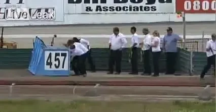 Incredibil! Cutremur de 6,3 grade in timpul unei competitii, dar cursa NU s-a oprit! Imaginile au facut inconjurul lumii! VIDEO