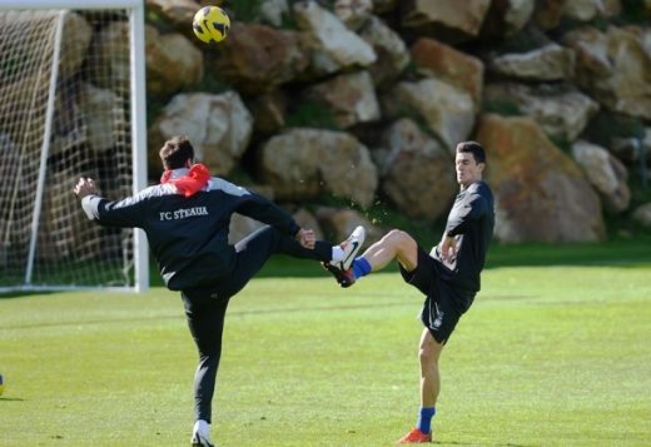 Reghe si Steaua 'Risc Maxim'! Imaginile care ii puteau distruge pe jucatorii Stelei in cantonament! Cele mai urate intrari:_3