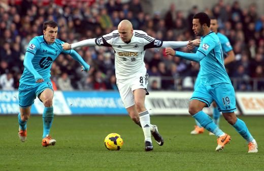 Managerul lui Tottenham, impresionat de Chiriches: E FANTASTIC! Performanta romanului in Premier League: