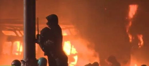 ARDE stadionul! Gest fara precedent in urma PROTESTELOR violente din strada! Imagini incredibile in Europa! VIDEO
