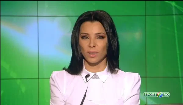 Reteta SIMPLA pentru a da marea lovitura in biliard: O blonda, un tac, o multime de BILE si o tona de talent! SUPER VIDEO