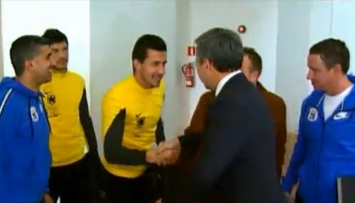 Hagi mai joaca la voi? Stelistii au izbucnit in ras cand au auzit asta, nebunul a continuat: O sa jucati finala Champions League! Omul zilei la Marbella :)