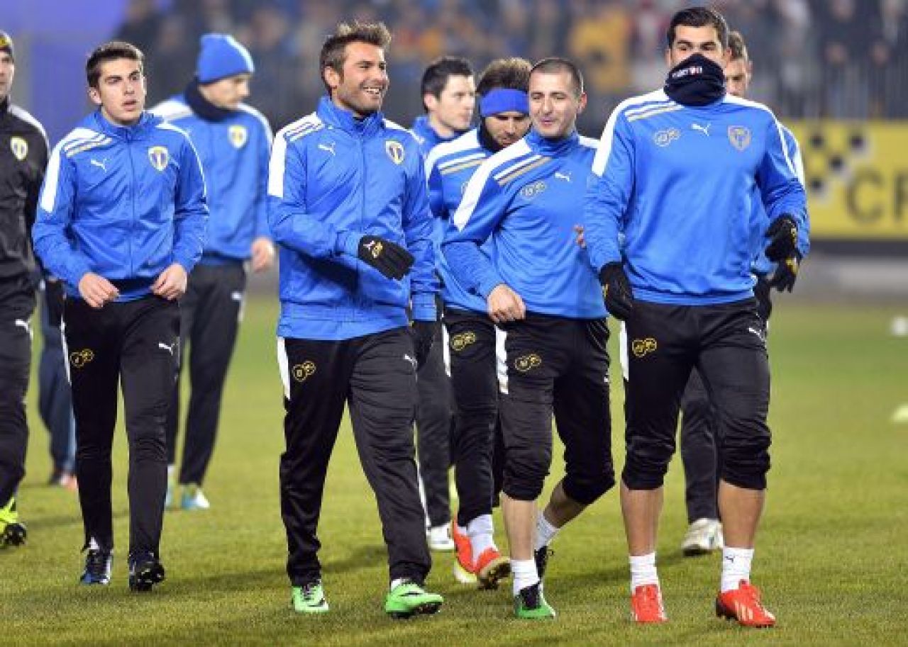 Mutu si Zicu au debutat la Petrolul, remiza in primul meci al anului: 1-1 cu Sturm Graz! Mutu NU a fost capitan, Petrolul a jucat in echipament rosu!_1