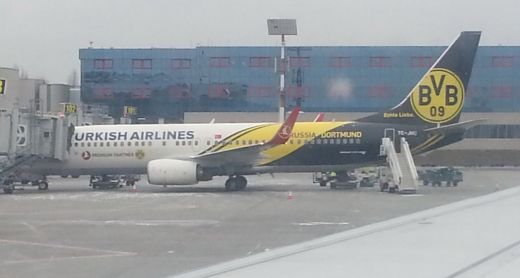 Aparitie BOMBA pe aeroportul din Otopeni! Borussia Dortmund a aterizat la Bucuresti! Au venit sa il ia pe Gardos? :)