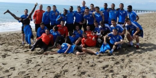 Program SPECIAL pentru Mutu: Briliantul nu tine pasul cu coechipierii in cantonament! FOTO si VIDEO: ce i-au facut jucatorii lui Contra_6