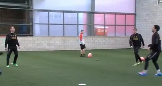 SHOW total la antrenamentul lui Liverpool! Gerrard, Sturridge si Suarez au facut echipa intr-un meci nebun! Rezultatul e surprinzator: VIDEO