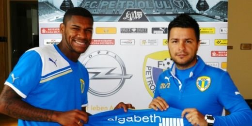 Dupa Mutu si Zicu, Petrolul a mai dat o lovitura! A luat un jucator pentru care Anderlecht si Livorno dadeau un milion de euro! Transferul anuntat astazi pe site-ul oficial al clubului