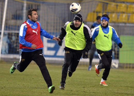 Petrolul face inca un transfer: Aducem un atacant foarte bun, un golgheter! Contra si-a explicat ultima decizie: de ce i-a dat banderola lui Mutu!