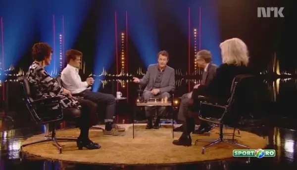 VIDEO Bill Gates l-a provocat pe campionul mondial la sah! Unul dintre ei a castigat in TREI mutari! Ghicesti cine? :)