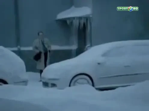 A stat 2 ore sa-si deszapezeasca masina si cand sa intre in ea&hellip;, nu, mai bine nu-ti stricam surpriza! :)) Vezi VIDEO: