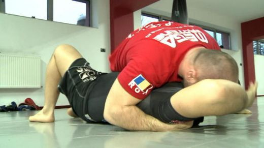 EL e viitorul MMA-ului! S-a antrenat cu Muntele Bihorului si acum vrea sa distruga TOT in cusca! De ce trebuie sa tremure toti adversarii in fata lui