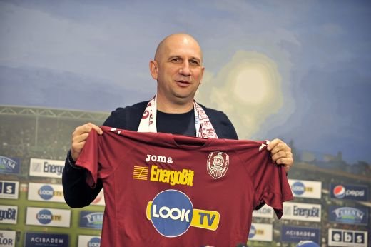 Miriuta e incantat de cantonamentul sau! Facem trei antrenamente pe zi! Cati jucatori mai transfera in aceasta iarna:&nbsp;