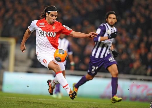 Transfer Market Azi intra banii | Doi jucatori au plecat de la Manchester United | Napoli da 5 mil € pe un roman | Berbatov, la Monaco_6