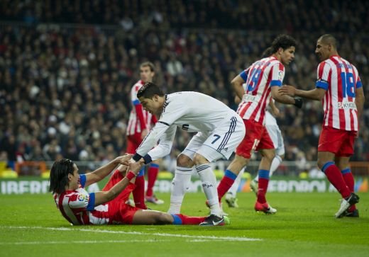 Cristiano Ronaldo catre Falcao: Te imbratisez si iti doresc sa ai puterea sa revii pana la Mondial! MESAJUL transmis de Balonul de Aur: