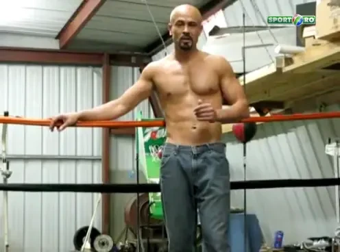 GENIAL! Aceste sunt cele mai grele FLOTARI din lume! Pariu ca nu poti sa faci nici macar una? El face 20 de repetari: