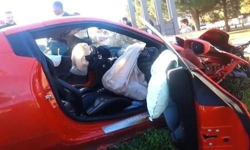 A distrus o masina de 2 mil. de euro! Copacul 'a stat' in calea vitezei cu care gonea! Politia NU mai intelege nimic, o 'fantoma' a condus! FOTO_3