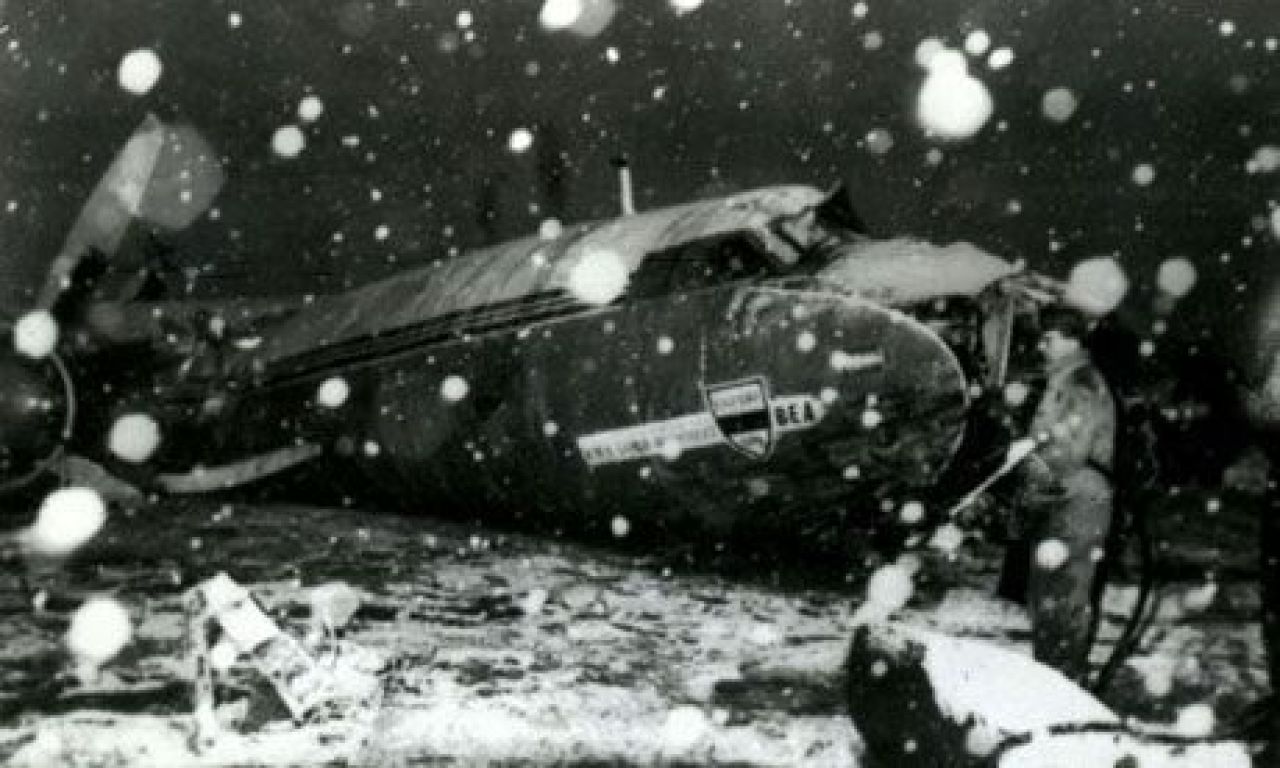 Hegemonia unei echipe URIASE a fost oprita de o catastrofa! Un accident stupid a omorat jumatate de echipa! Cea mai mare TRAGEDIE din istoria lui Man United:_2