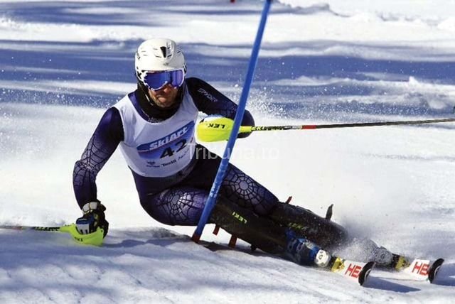 Romanul care vrea sa ia viteza catre medalia de aur! Alex Barbu, reprezentantul Romaniei la schi alpin e mai rapid ca o masina! Atinge 135 km/h! VIDEO: