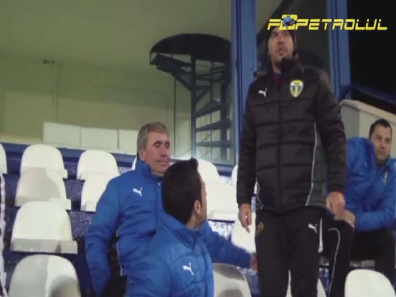 Hagi, surprins in tribuna de