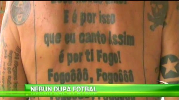 Cel mai tatuat fan care va fi prezent la CM din Brazilia. Si-a desenat pe corp si imnul echipei favorite! De cate mai are nevoie pana ajunge la 100 VIDEO