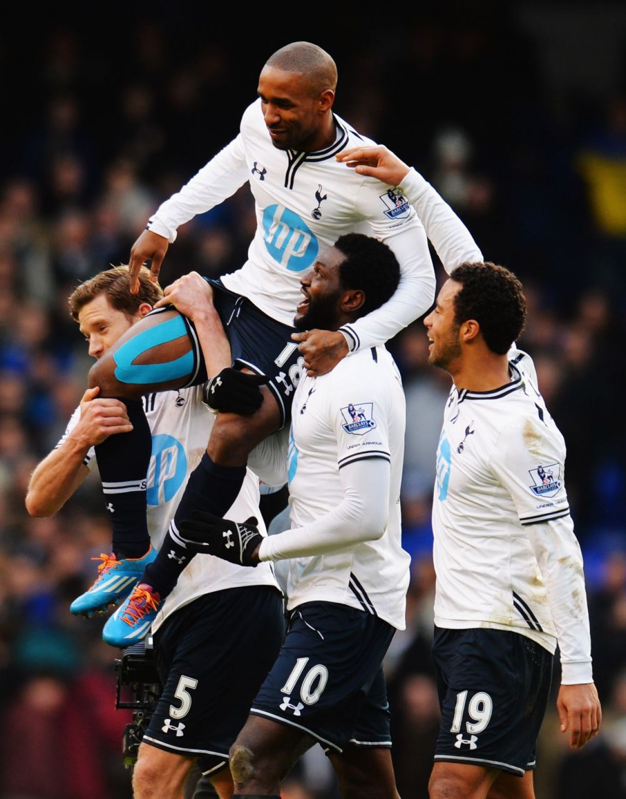 Chiriches, martor la un moment emotionant. Fanii lui Tottenham au plans dupa meciul cu Everton. Si-au luat ADIO de la un idol_3