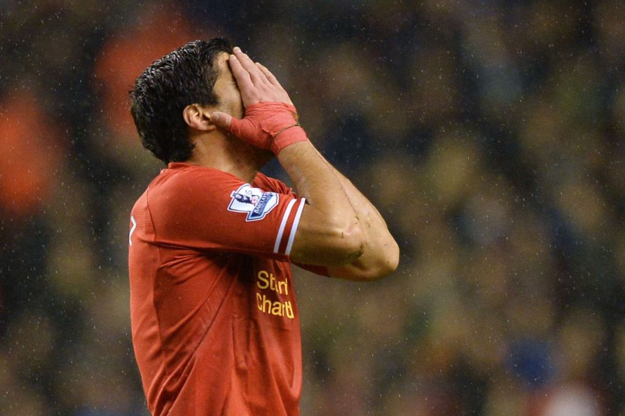 Si-a muscat un adversar si a fost acuzat de rasism! Fanii lui Liverpool il IUBESC, iar in tara sa este IDOL!