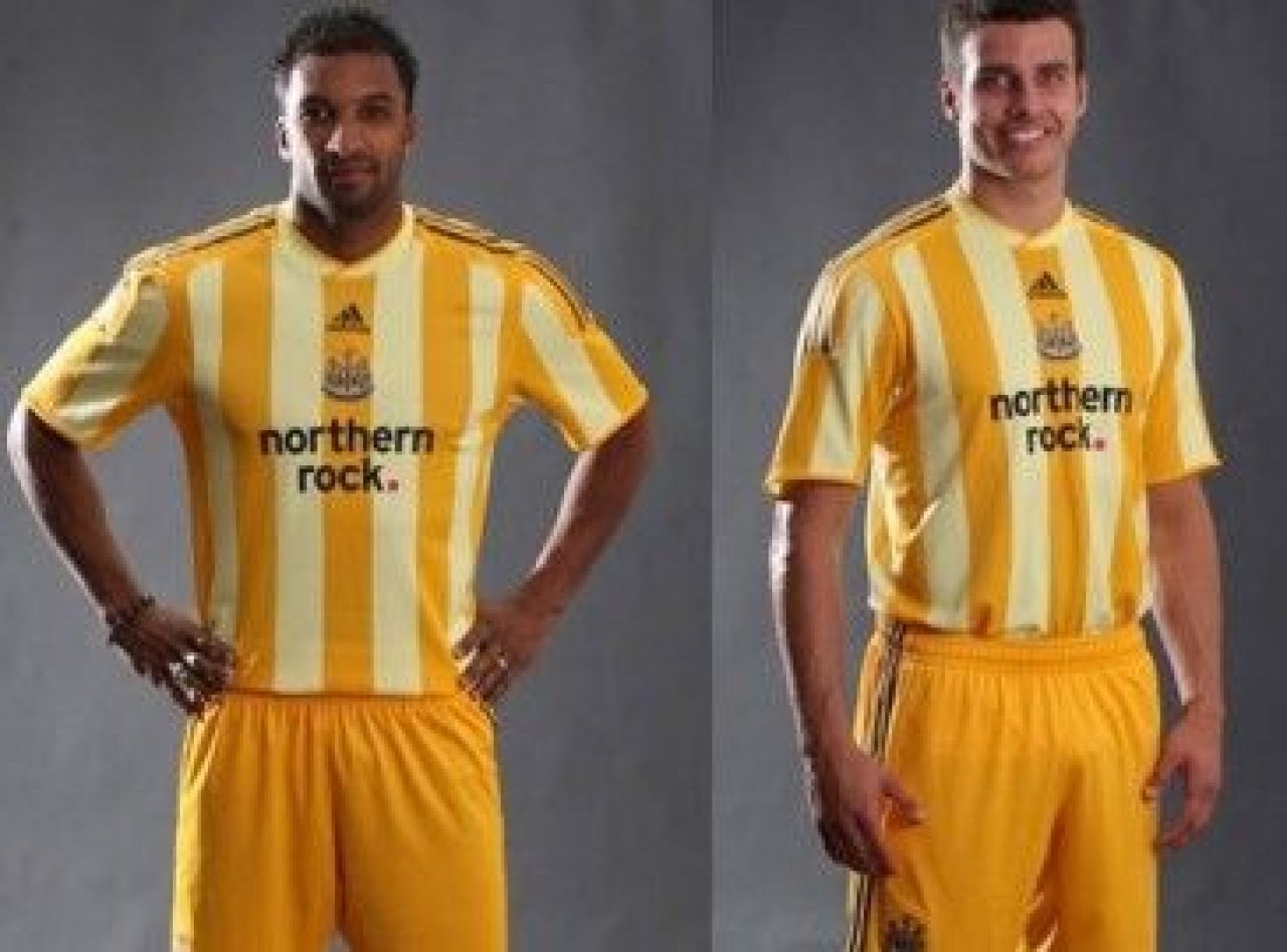 Tricourile cu care s-ar fi imbracat Frankenstein daca era fotbalist! TOP 50 cele mai urate tricouri din istorie! FOTO_30