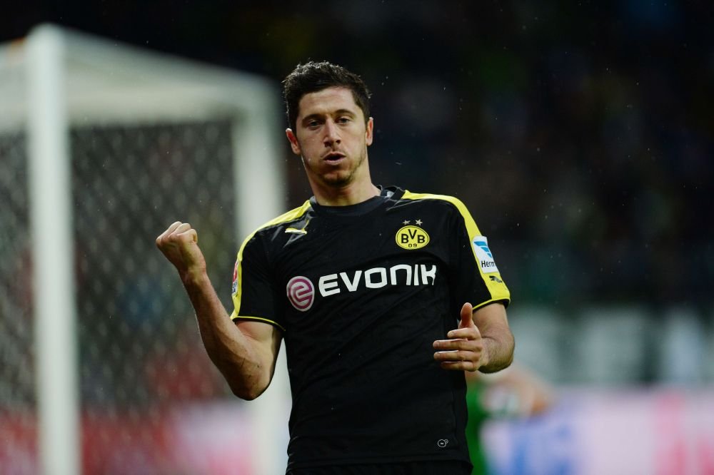 Lewandowski e persona non grata in Dortmund! Fanii s-au razbunat pe el dupa ce a anuntat ca pleaca la Bayern. Cum si-a gasit masina cand a ajuns acasa