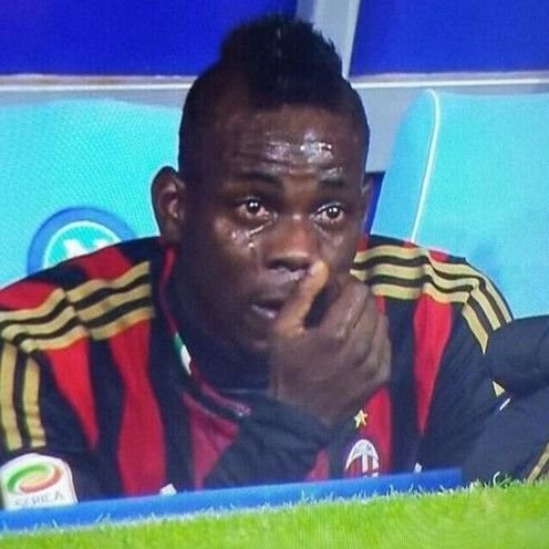 Balotelli este o EPAVA EMOTIONALA! Motivul pentru care a plans pe banca e unul dureros