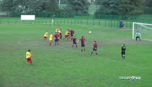 NEBUNIE! A marcat, apoi a plecat teleghidat spre antrenor! In ce a dat cu capul de BUCUROS ce era! :)) VIDEO