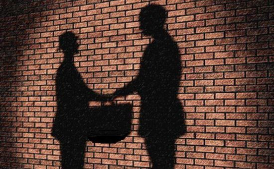 Perchezitie a procurorilor DNA la sediul Ceahlaului! Toate intrarile au fost sigilate, actele au fost ridicate!