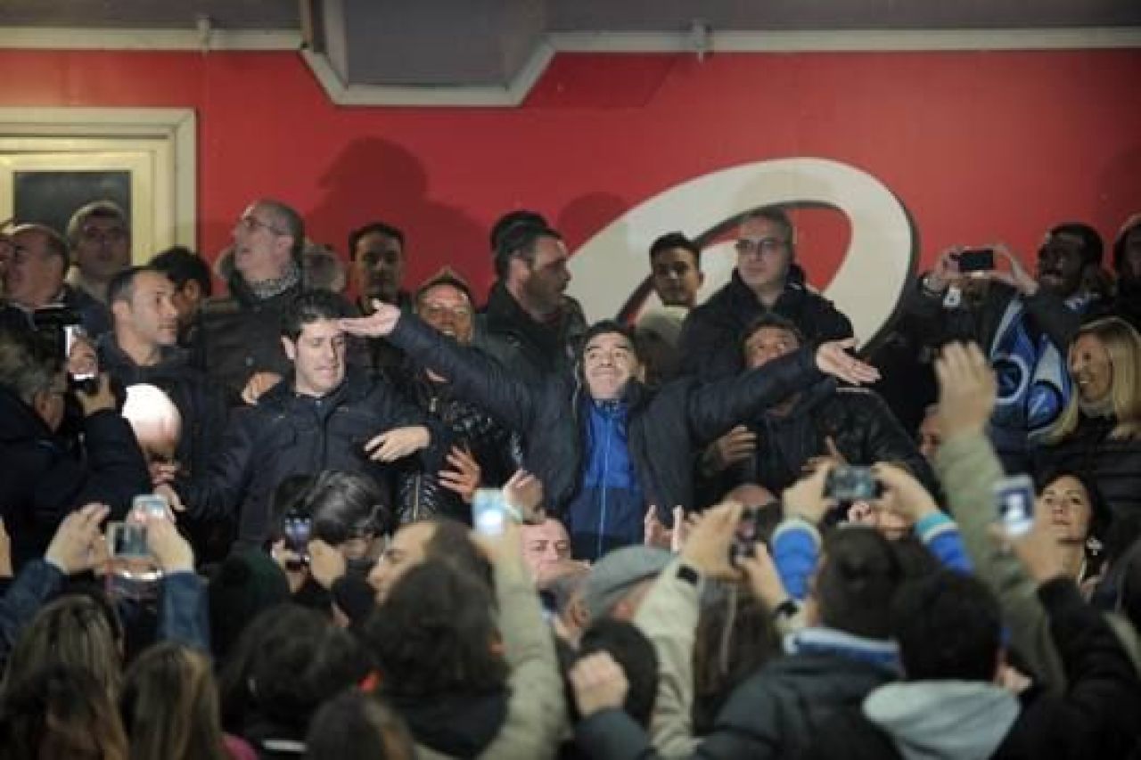 'Dumnezeu' s-a intors acasa! Maradona, din nou pe San Paolo: s-a bucurat ca un copil la golul lui Higuain! VIDEO_6