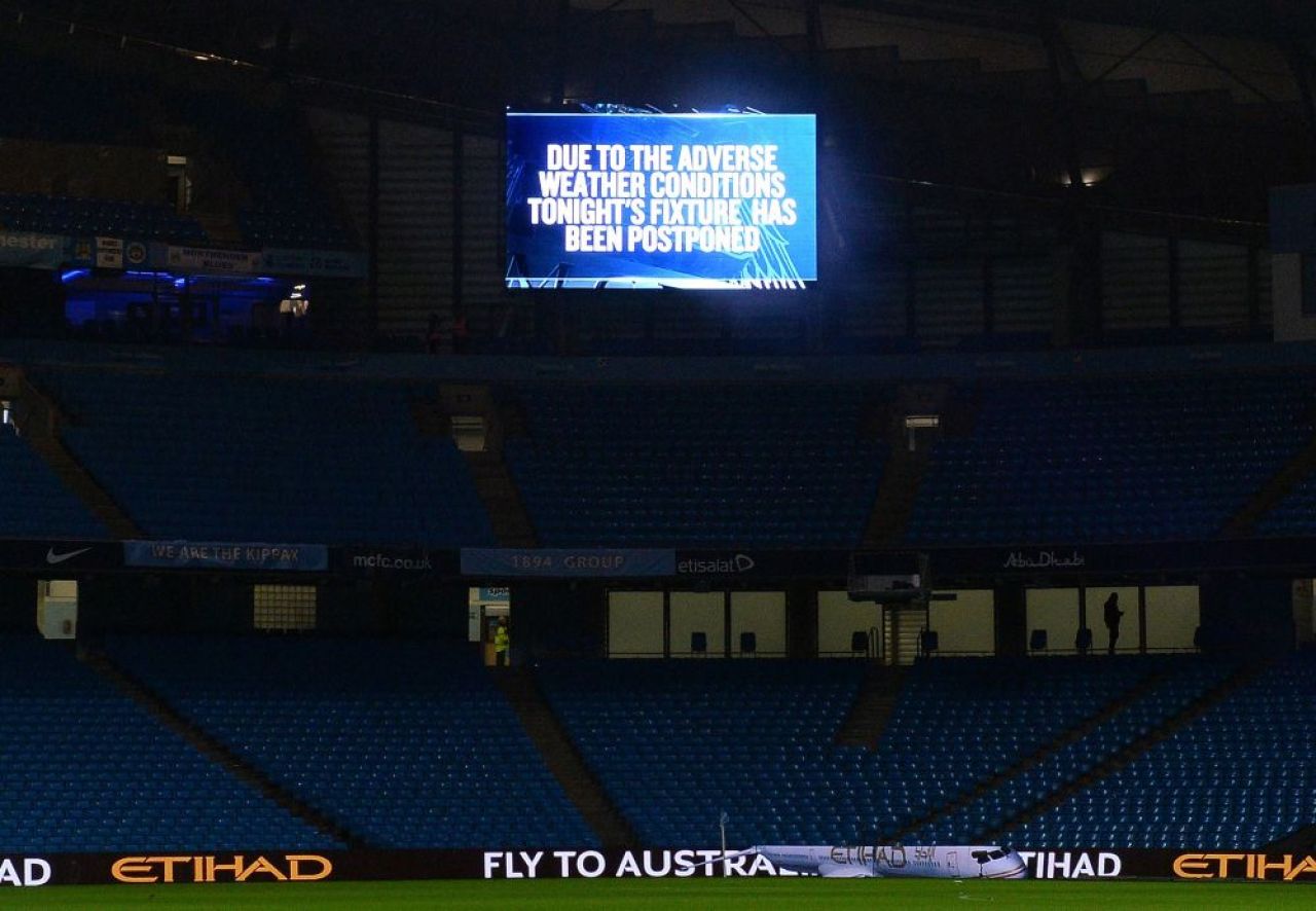 Furtuna a lovit Anglia! Doua meciuri din Premier League au fost amanate. Imagini incredibile din Manchester FOTO_1