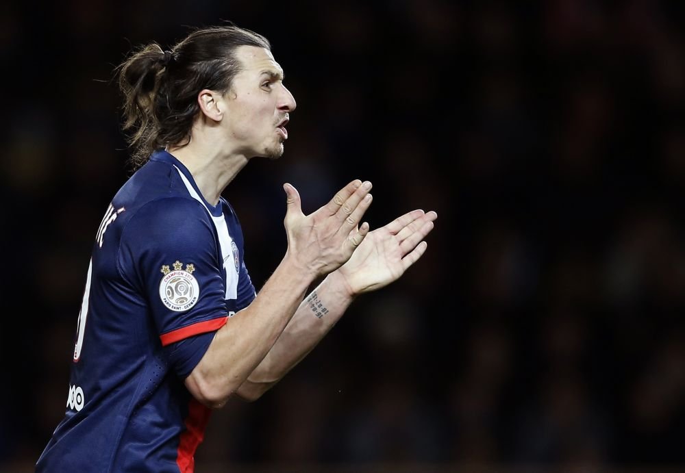 Ibra e nebun de legat :) Colegii de la PSG sunt terorizati de atacantul suedez. Ce le face in sala de forta VIDEO