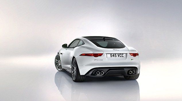 FOTO Mourinho ACCELEREAZA spre titlu cu 300 km/h! A primit o masina de super sport si si-a atacat rivalii cu ea: