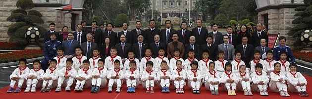 Visul comunist de a CLONA o campioana mondiala. In 2010 erau in B, azi au trofeul Ligii si cea mai mare academie de fotbal a lumii