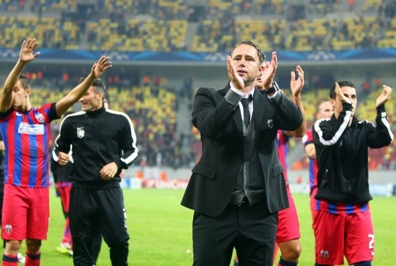 Reghecampf se pregateste sa ia decizia carierei: pleaca sau nu de la Steaua? Lista FINALA a oamenilor care ii trimit CV-ul lui Becali in inchisoare_1
