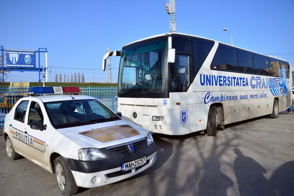Scandal la portile stadionului Ion Oblemenco: jucatorii s-au imbrancit cu paznicii! Anuntul clubului: U Craiova isi suspenda activitatea!
