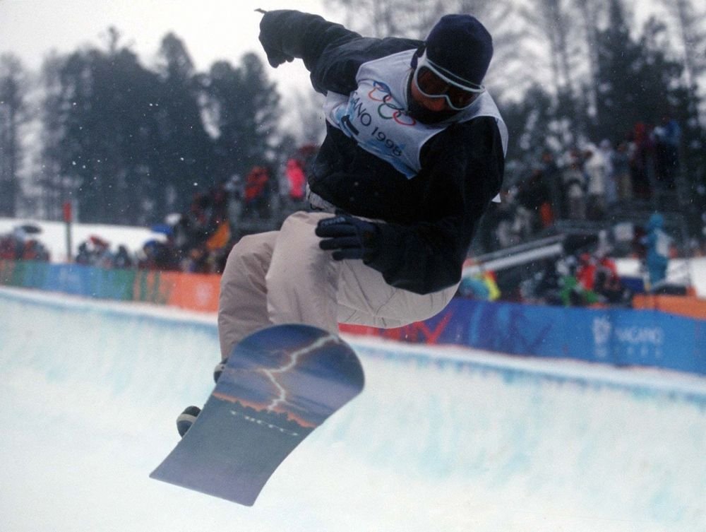 Galerie FOTO: 90 de ani de la primele Jocuri Olimpice de Iarna. O calatorie de la Chamonix la Soci, via Oslo, Calgary, Sapporo! Cum au aratat cele 22 de Olimpiade:_19