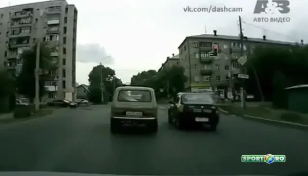 Un Logan, un topor, o bata de baseball si 4 oameni! Nu se astepta nimeni la continuarea asta! VIDEO