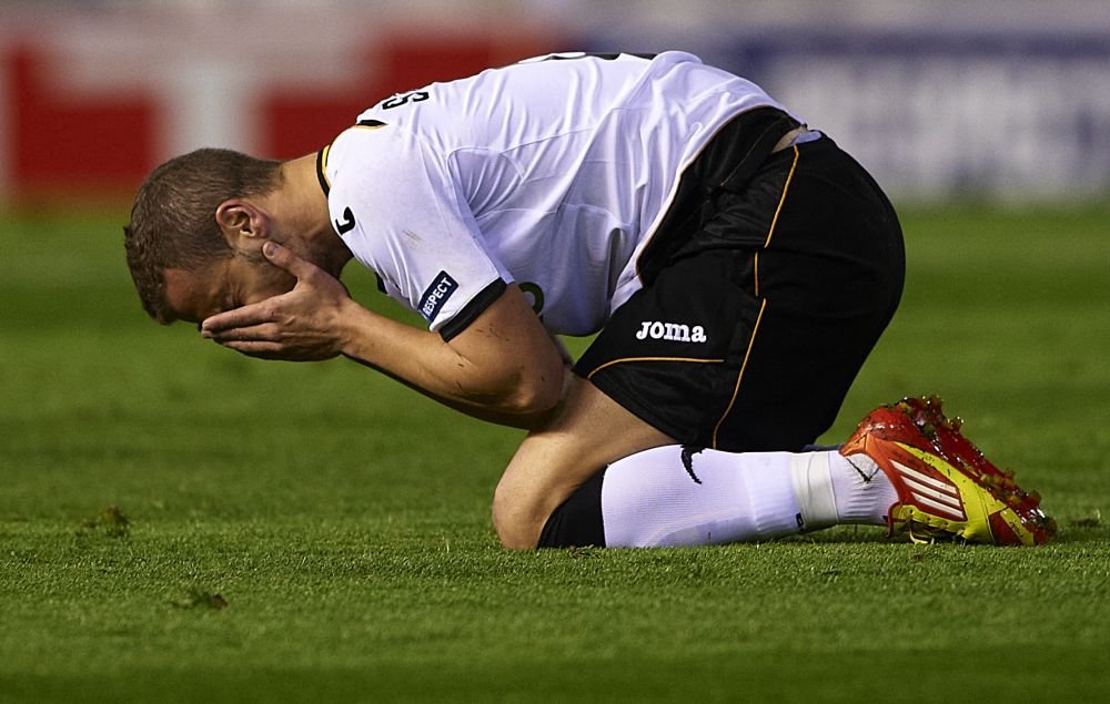 Ratarea serii in Europa League! Soldado, colegul de 30 de milioane al lui Chiriches, s-a facut de ras in Ucraina! VIDEO: