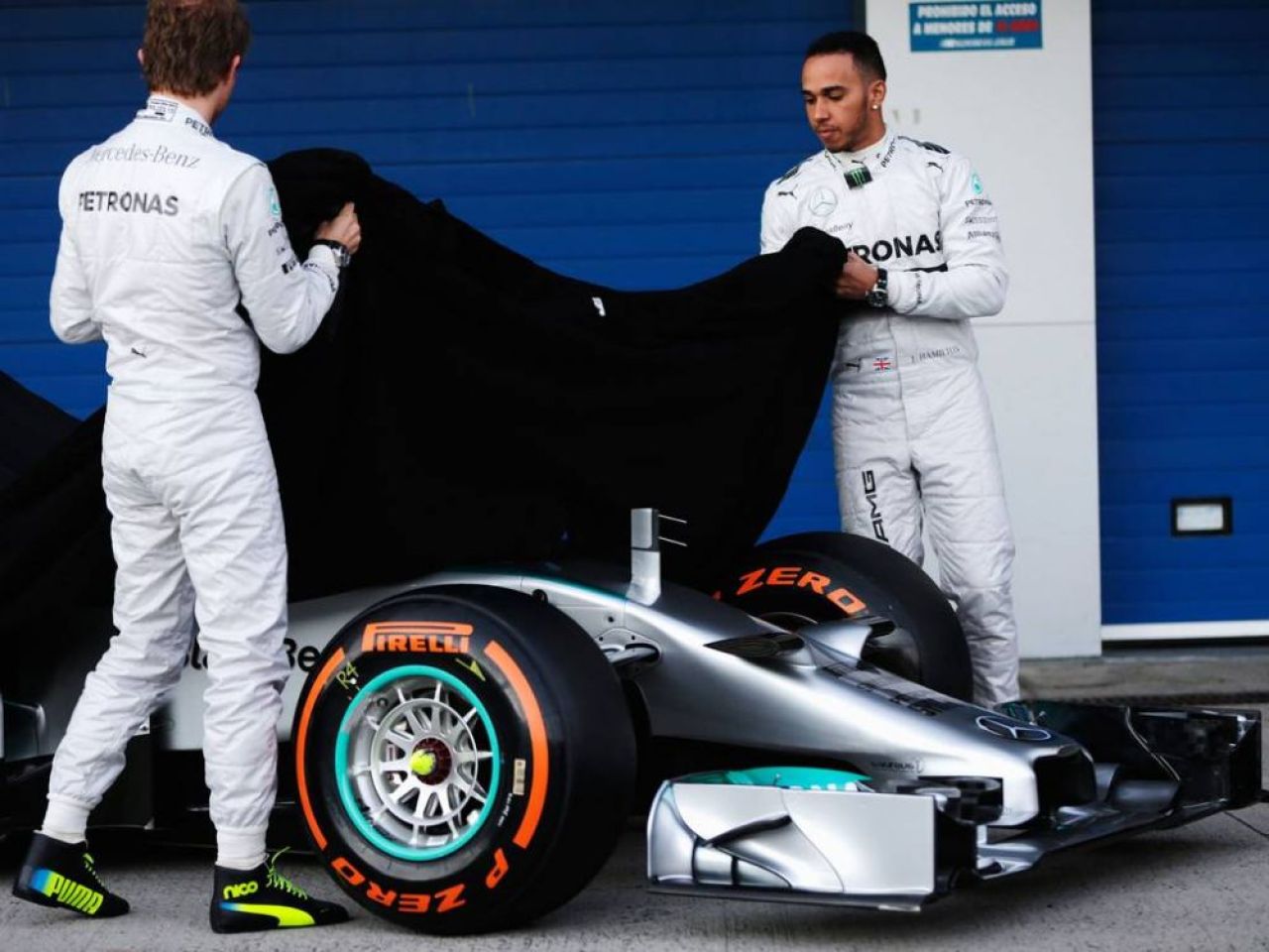 F1 si-a luat nasul la purtare :) Schimbari importante inainte de startul sezonului! Cum arata monoposturile dupa noile reguli FIA! GALERIE FOTO_4