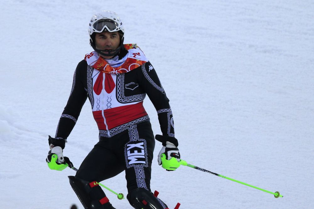 Cel mai exotic schior din istoria jocurilor a aparut azi la Soci in costum de mariachi VIDEO